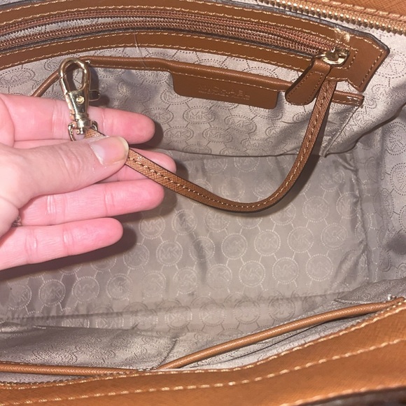 Michael Kors vintage studded Selma satchel like NWOT - Picture 11 of 15